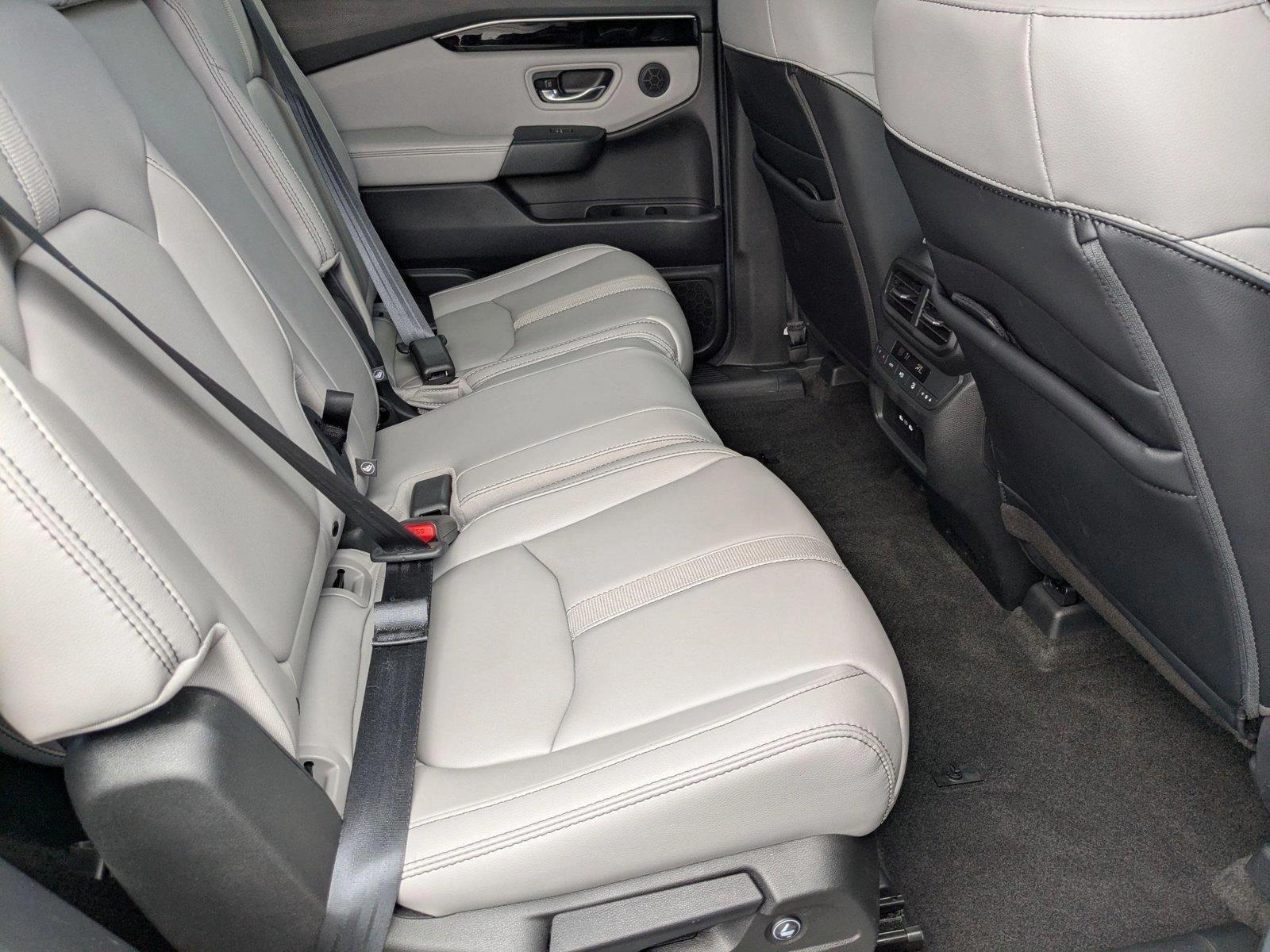 2024 Honda Pilot Vehicle Photo in Miami, FL 33015