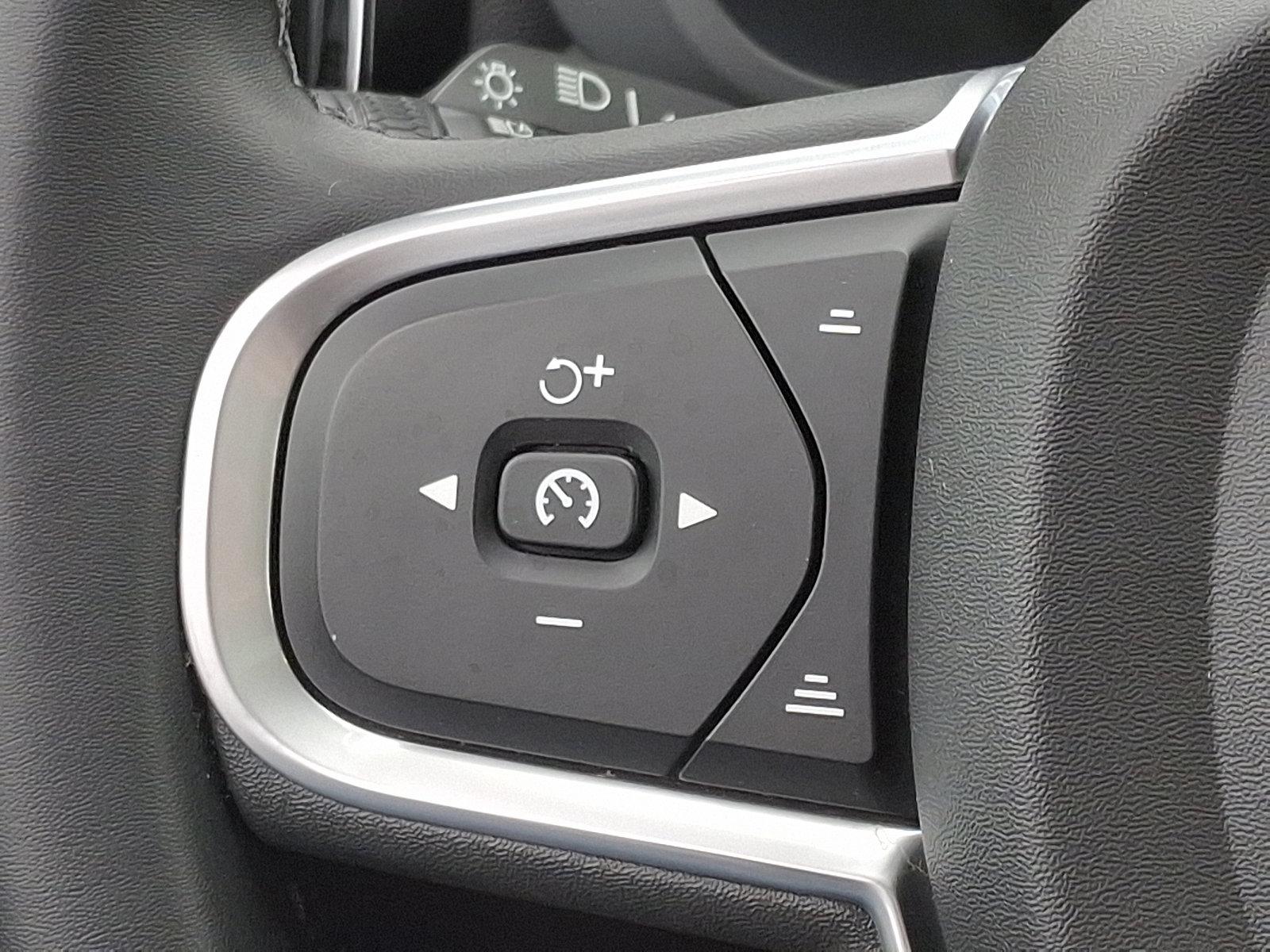 2022 Volvo XC60 Vehicle Photo in Trevose, PA 19053