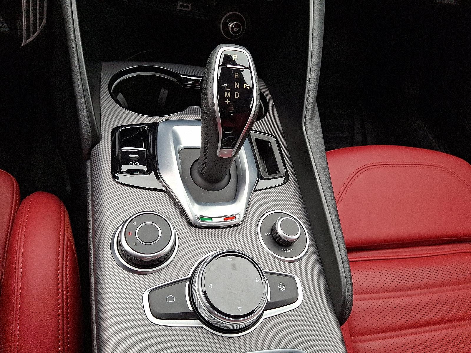 2022 Alfa Romeo Giulia Vehicle Photo in Willow Grove, PA 19090