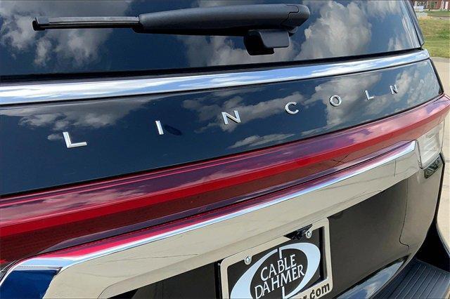 2024 Lincoln Navigator Vehicle Photo in TOPEKA, KS 66609-0000