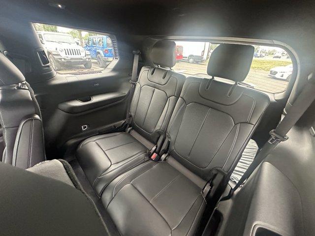 2025 Jeep Grand Cherokee L Vehicle Photo in Doylsetown, PA 18901