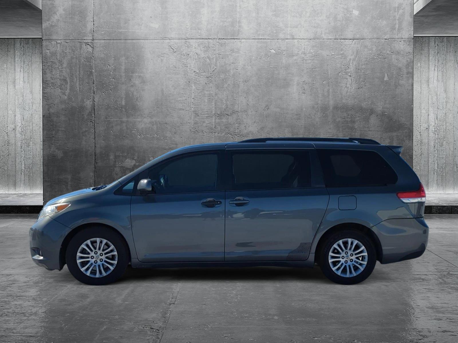 2013 Toyota Sienna Vehicle Photo in Ft. Myers, FL 33907