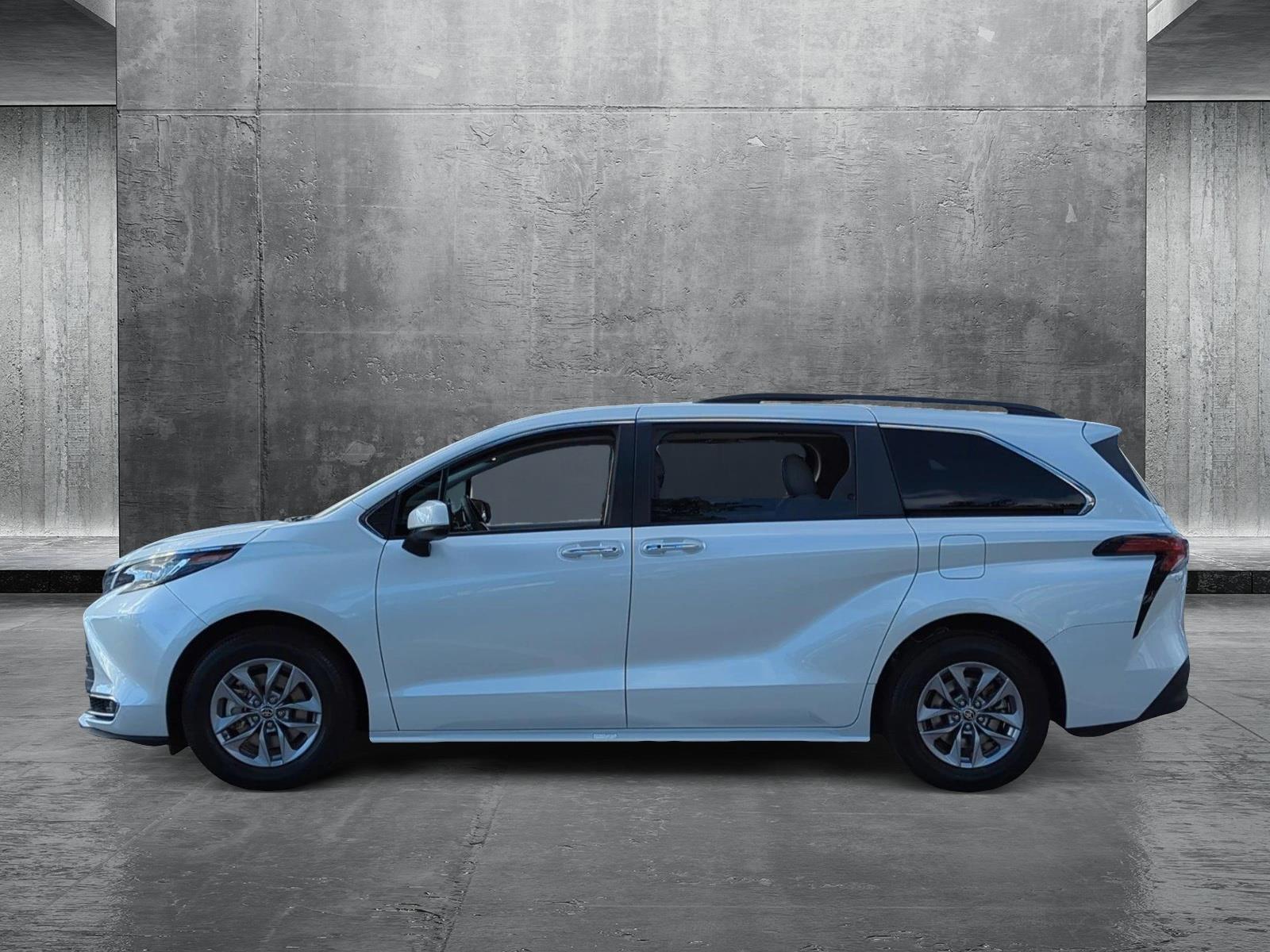 2022 Toyota Sienna Vehicle Photo in Ft. Myers, FL 33907