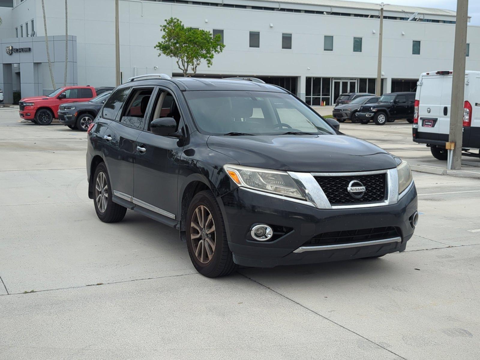 2014 Nissan Pathfinder Vehicle Photo in Pembroke Pines, FL 33027