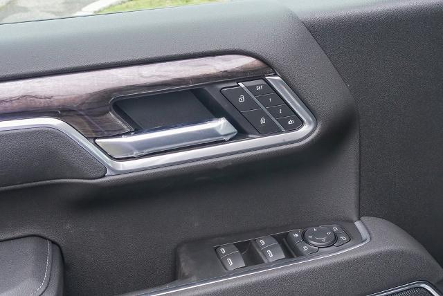 2025 Chevrolet Silverado 1500 Vehicle Photo in VENTURA, CA 93003-8585