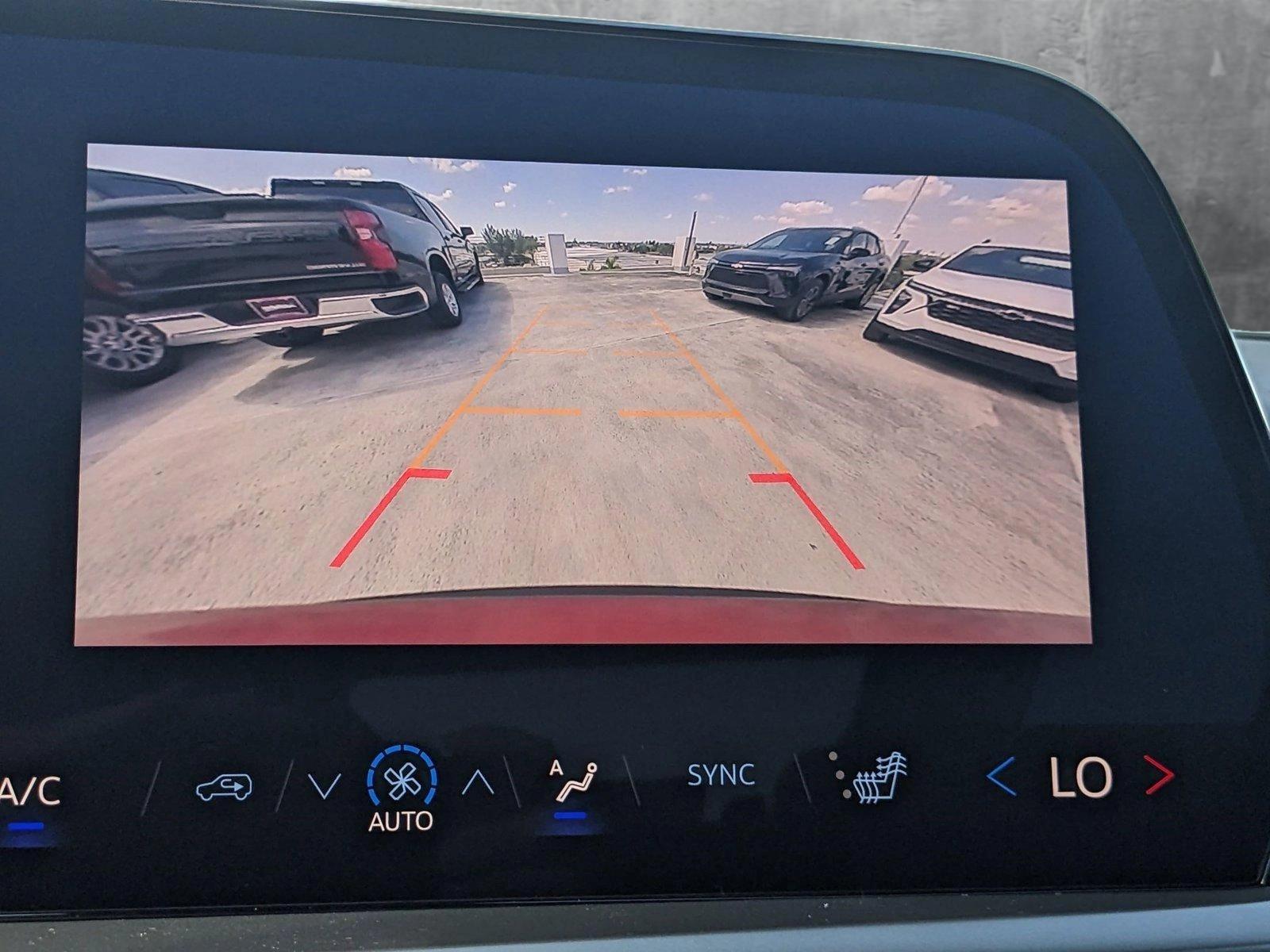 2025 Chevrolet Traverse Vehicle Photo in MIAMI, FL 33172-3015