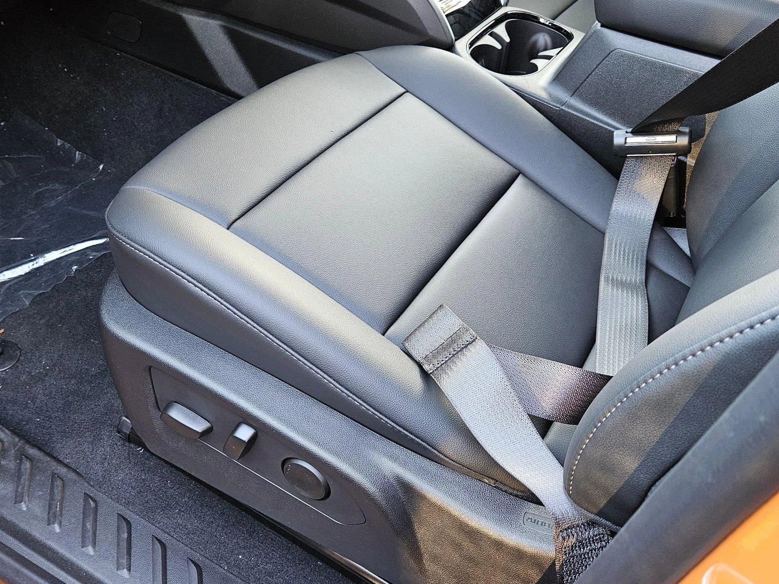 2025 Chevrolet Colorado Vehicle Photo in GREENACRES, FL 33463-3207