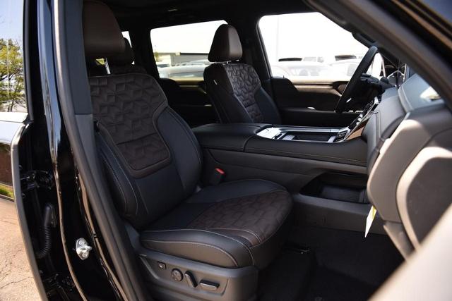 2025 Nissan Armada Vehicle Photo in Ballwin, MO 63011