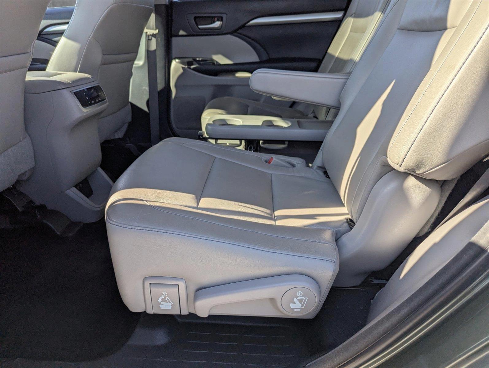 2018 Toyota Highlander Vehicle Photo in Ft. Myers, FL 33907