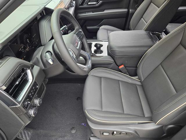 2025 GMC Yukon XL Vehicle Photo in DALLAS, TX 75209-3016