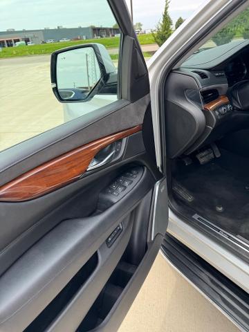 2017 Cadillac Escalade Vehicle Photo in Peoria, IL 61615