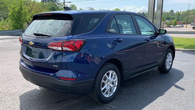 2022 Chevrolet Equinox Vehicle Photo in MOON TOWNSHIP, PA 15108-2571