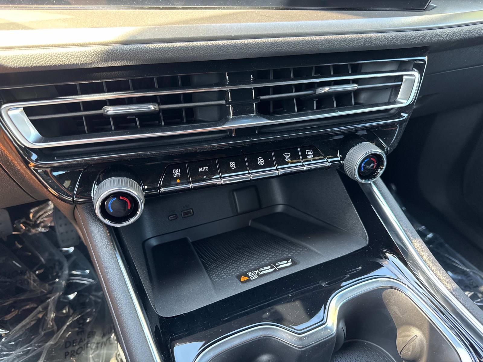2025 Chevrolet Traverse Vehicle Photo in LOS ANGELES, CA 90007-3794