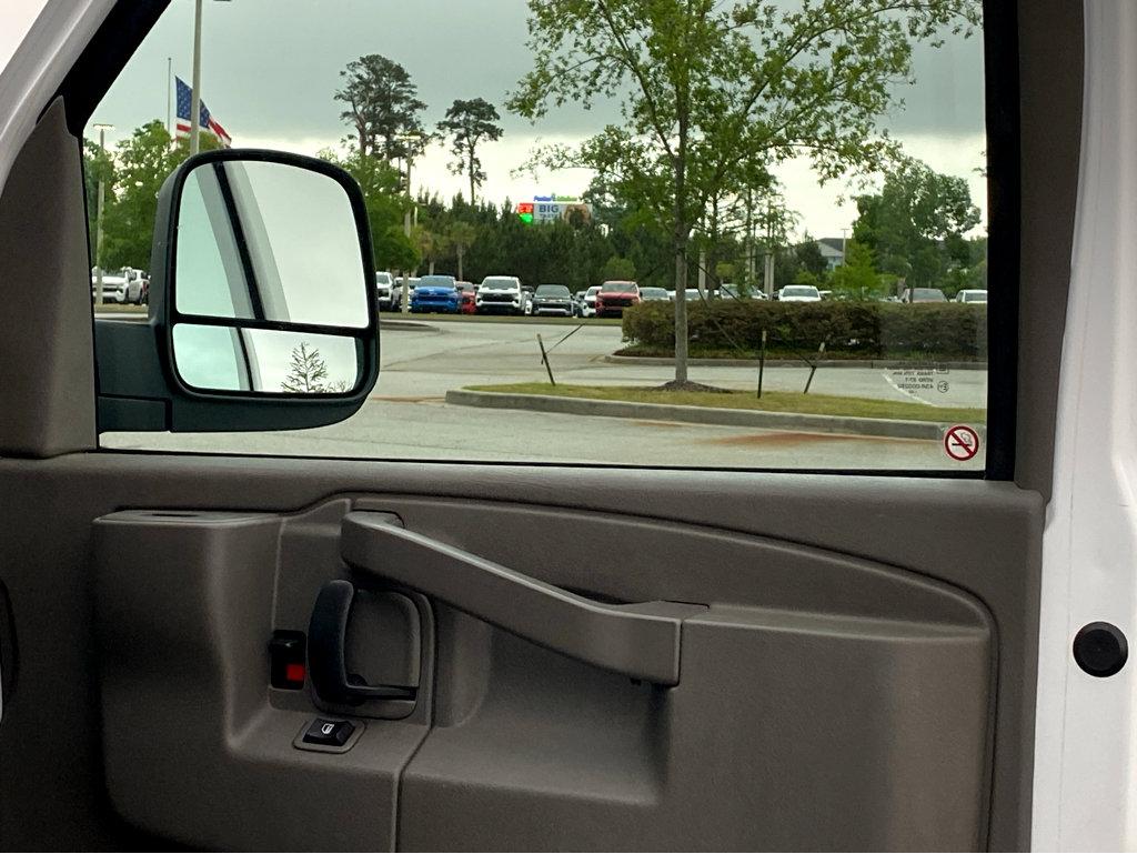 2022 GMC Savana Cargo 2500 Vehicle Photo in POOLER, GA 31322-3252