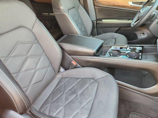 2024 Volkswagen Atlas Vehicle Photo in Decatur, TX 76234