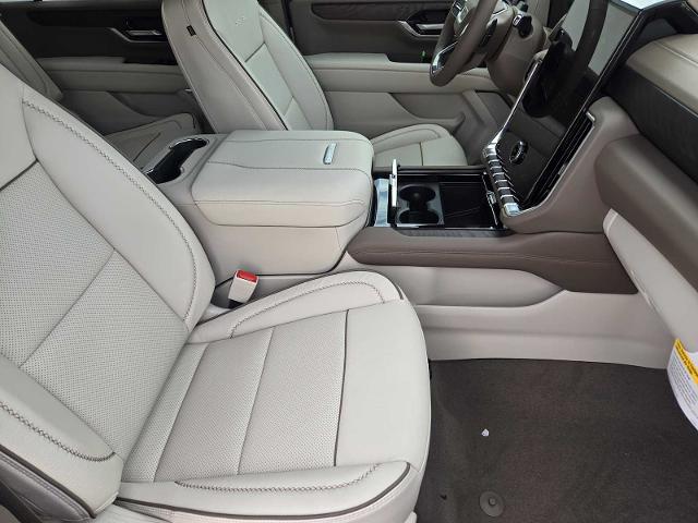2025 GMC Yukon XL Vehicle Photo in DALLAS, TX 75209-3016