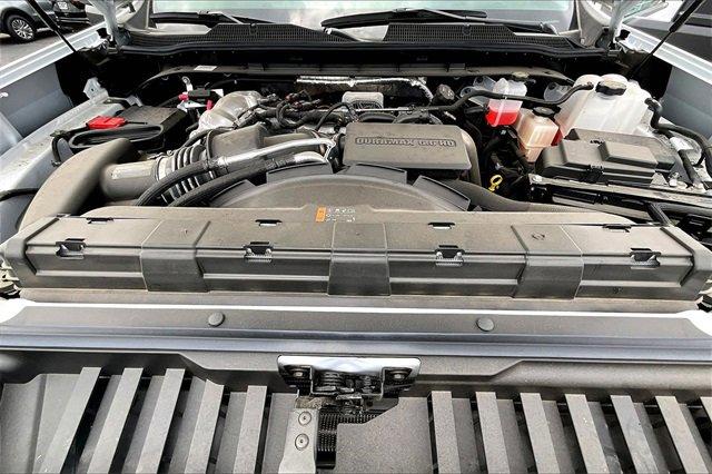 2024 Chevrolet Silverado 3500 HD Chassis Cab Vehicle Photo in TOPEKA, KS 66609-0000