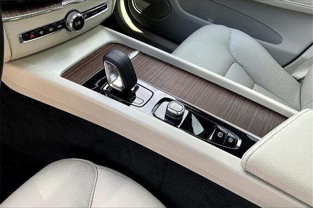 2022 Volvo XC60 Vehicle Photo in Houston, TX 77007