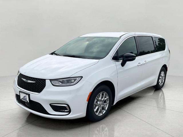 2025 Chrysler Pacifica Vehicle Photo in Kaukauna, WI 54130