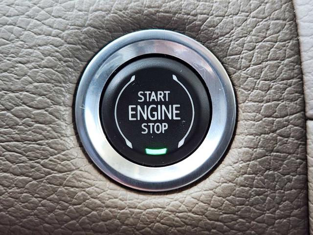 2023 GMC Yukon Vehicle Photo in DENTON, TX 76210-9321