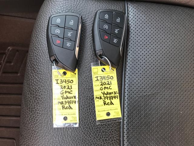 2021 GMC Yukon XL Vehicle Photo in GREEN BAY, WI 54303-3330