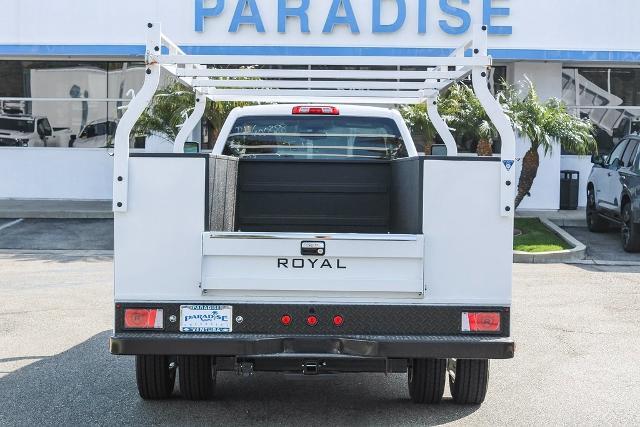 2023 Chevrolet Silverado Chassis Cab Vehicle Photo in VENTURA, CA 93003-8585