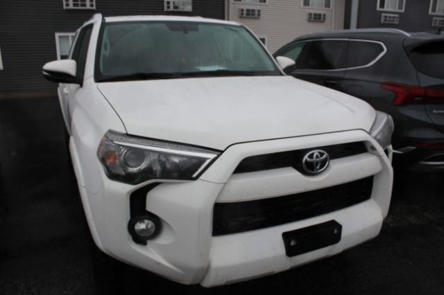 2018 Toyota 4Runner Vehicle Photo in Green Bay, WI 54304