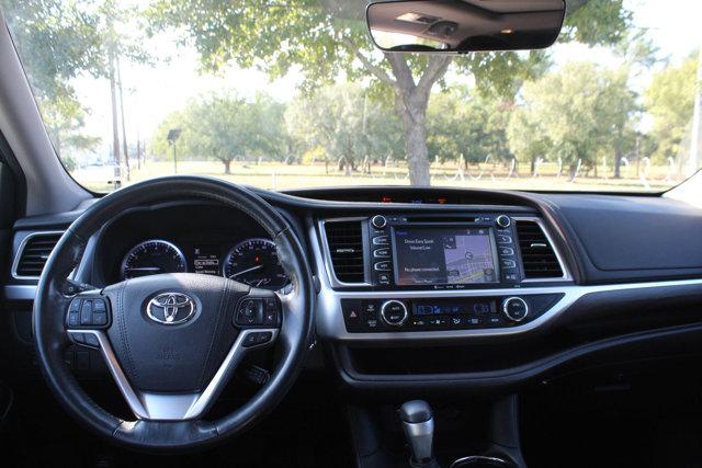 2018 Toyota Highlander Vehicle Photo in HOUSTON, TX 77090