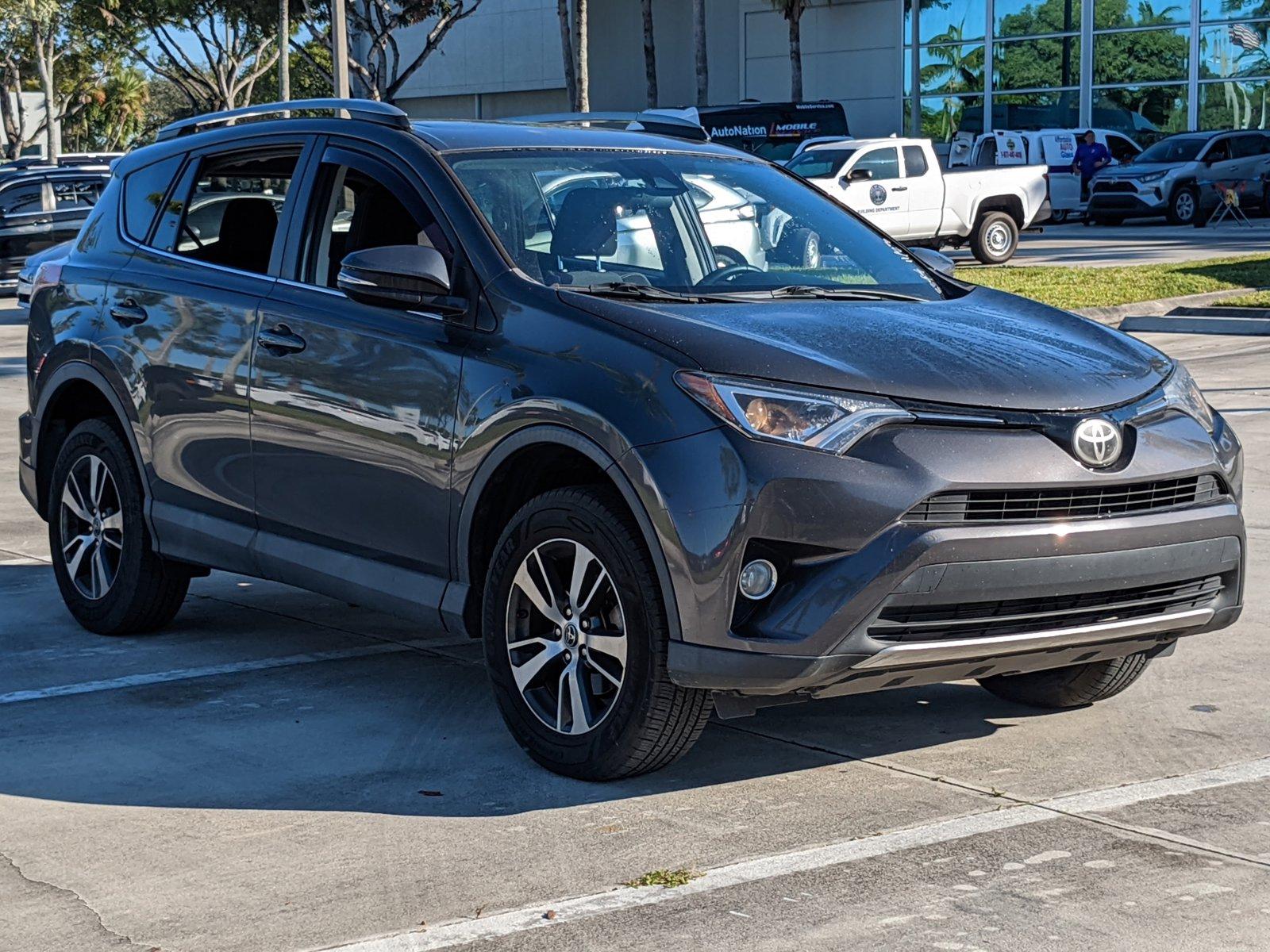 2018 Toyota RAV4 Vehicle Photo in Davie, FL 33331