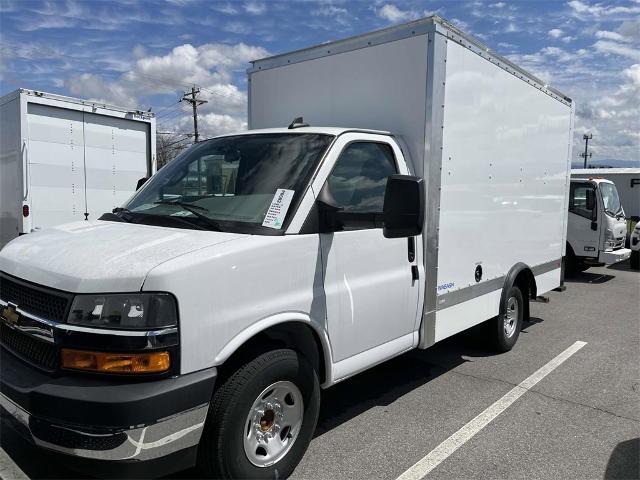 2023 Chevrolet Express Cutaway 3500 Vehicle Photo in ALCOA, TN 37701-3235