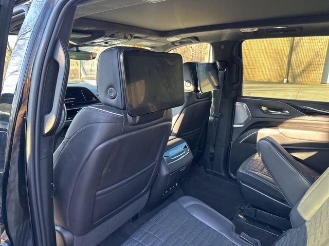 2023 Cadillac Escalade ESV Vehicle Photo in MEDINA, OH 44256-9631