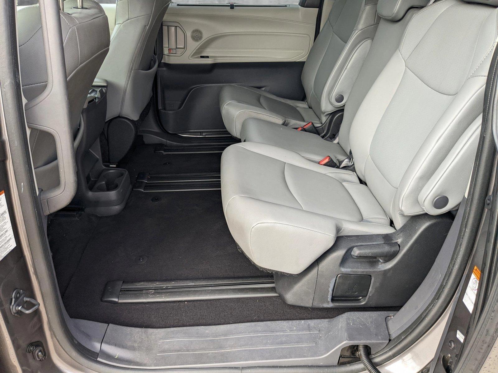 2022 Toyota Sienna Vehicle Photo in Davie, FL 33331