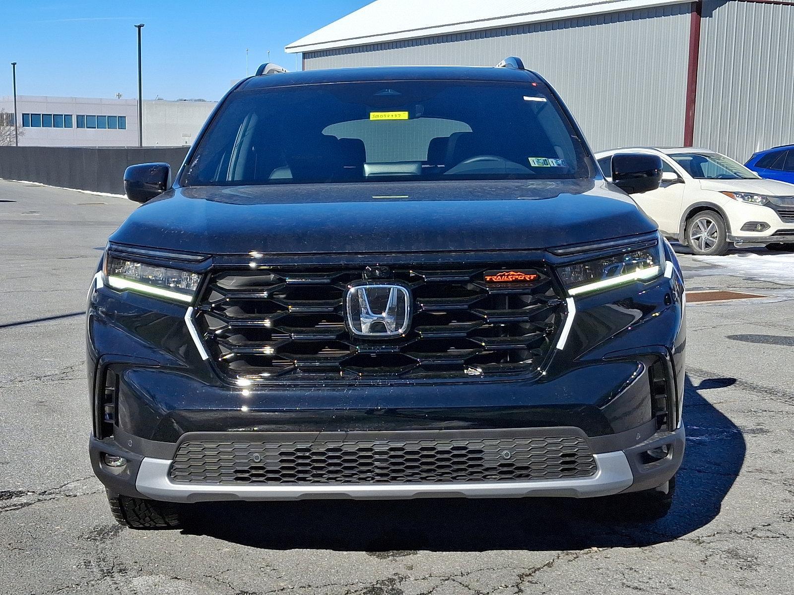 2025 Honda Pilot Vehicle Photo in Harrisburg, PA 17111