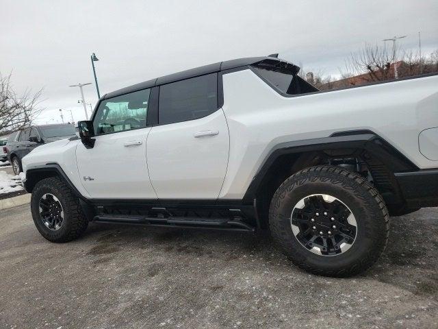 2025 GMC HUMMER EV Pickup Vehicle Photo in Fishers, IN 46038