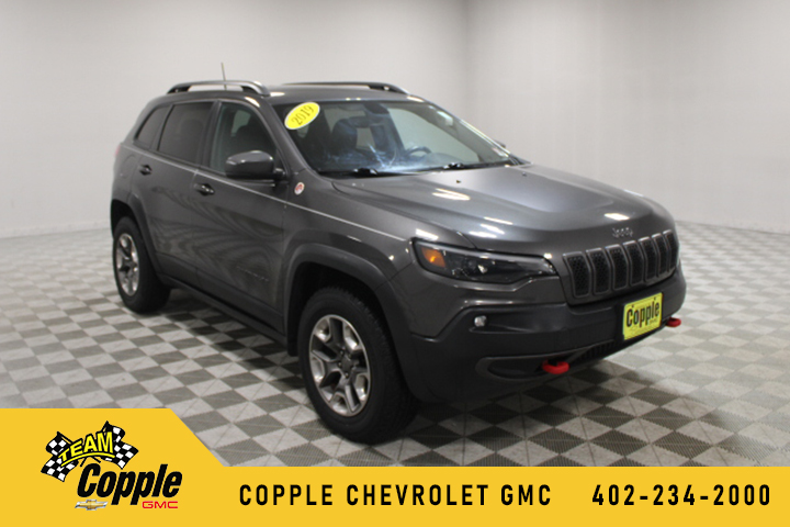 Used 2019 Jeep Cherokee Trailhawk with VIN 1C4PJMBNXKD189926 for sale in Louisville, NE