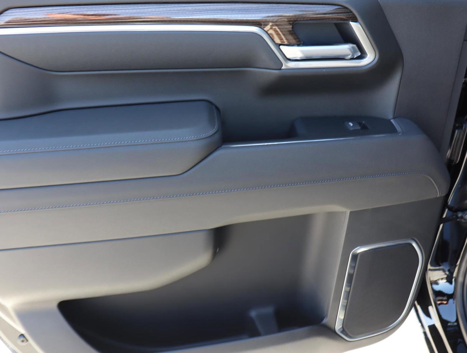 2025 Chevrolet Silverado 1500 Vehicle Photo in LOS ANGELES, CA 90007-3794