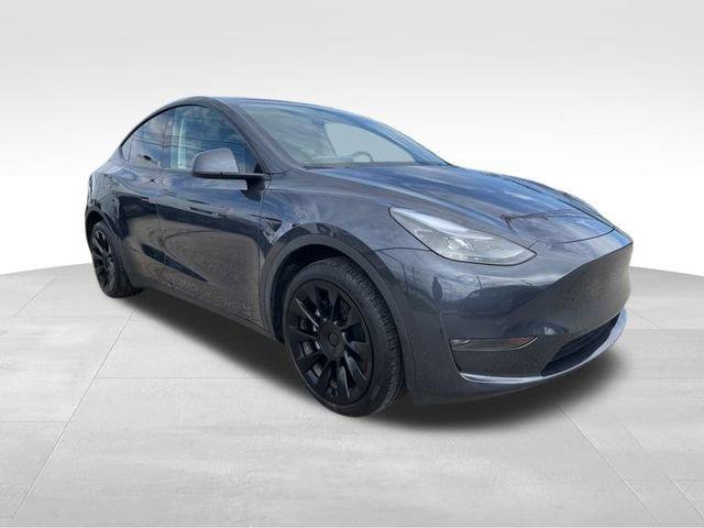 2024 Tesla Model Y Vehicle Photo in MEDINA, OH 44256-9631