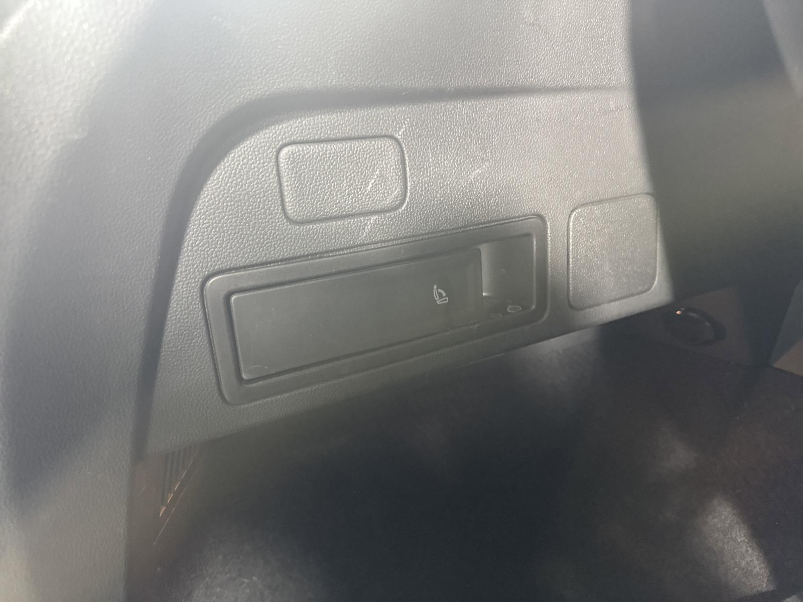2021 Volkswagen Tiguan Vehicle Photo in GEORGETOWN, TX 78626-7508