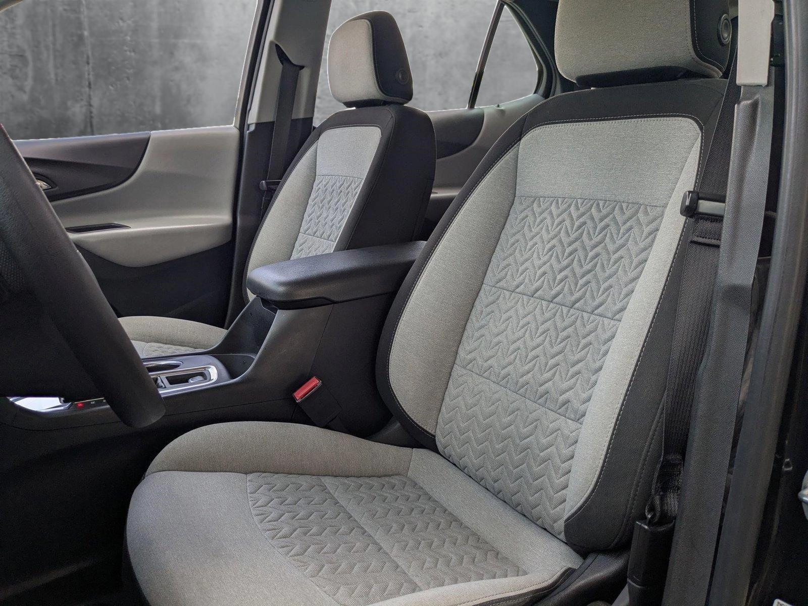 2022 Chevrolet Equinox Vehicle Photo in VALENCIA, CA 91355-1705