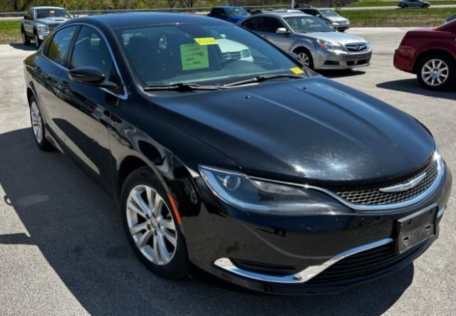 2015 Chrysler 200 Vehicle Photo in Green Bay, WI 54304