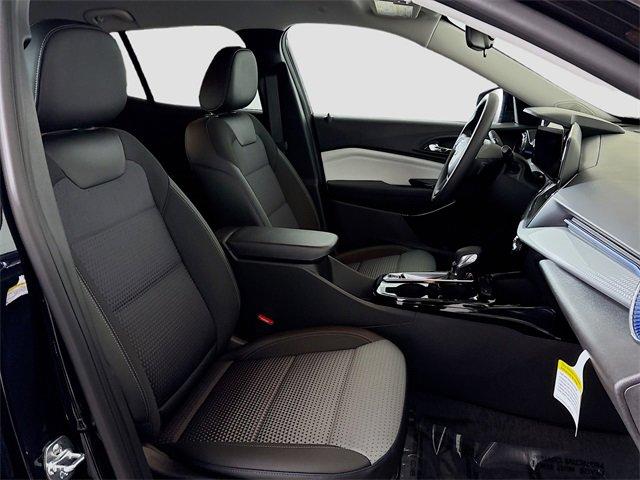 2025 Chevrolet Trax Vehicle Photo in PUYALLUP, WA 98371-4149