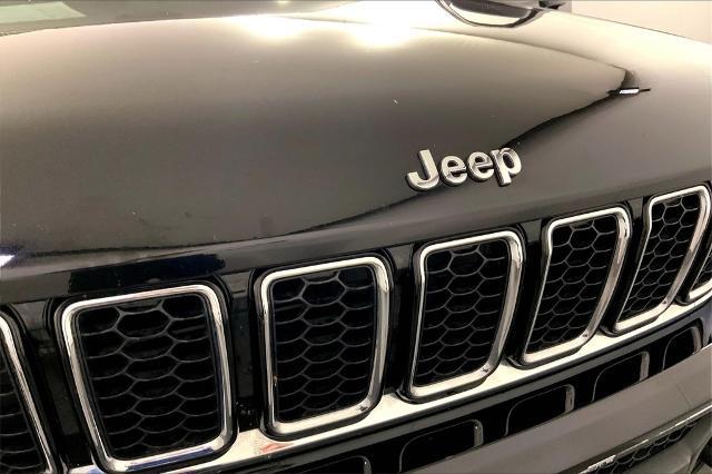 2021 Jeep Grand Cherokee L Vehicle Photo in Kansas City, MO 64114