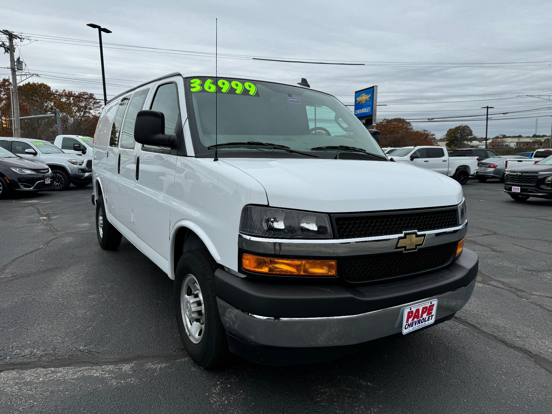 2022 Chevrolet Express Cargo 2500 Vehicle Photo in SOUTH PORTLAND, ME 04106-1997