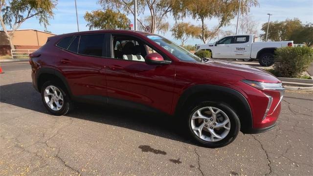 2024 Chevrolet Trax Vehicle Photo in GOODYEAR, AZ 85338-1310