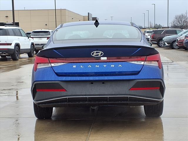 2025 Hyundai ELANTRA Vehicle Photo in Peoria, IL 61615