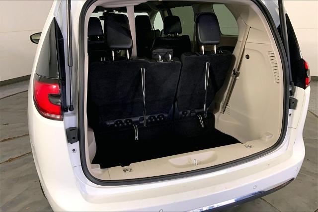 2023 Chrysler Pacifica Vehicle Photo in Kansas City, MO 64114