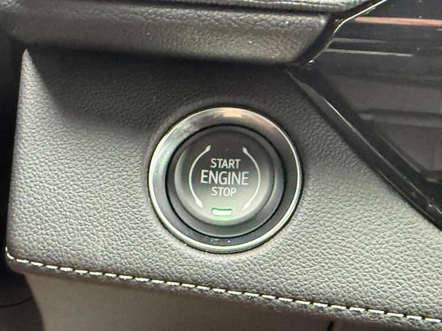 2025 Buick Enclave Vehicle Photo in COLUMBIA, MO 65203-3903