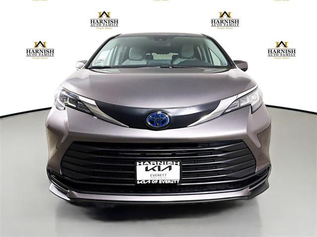 2022 Toyota Sienna Vehicle Photo in Everett, WA 98204