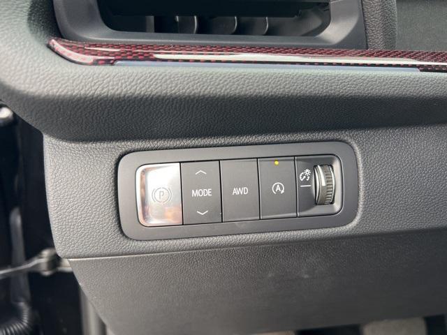 2025 Chevrolet Traverse Vehicle Photo in GREEN BAY, WI 54304-5303