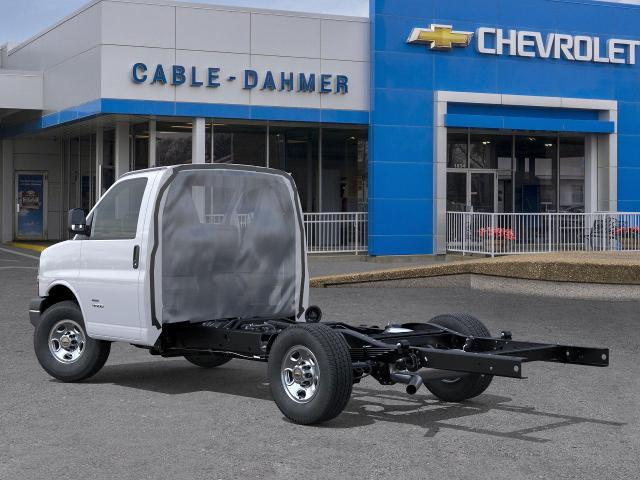 2025 Chevrolet Express Cutaway 3500 Vehicle Photo in INDEPENDENCE, MO 64055-1314